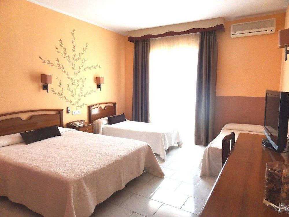 Hotel Restaurant Llansola Sant Carlos de la Ràpita Εξωτερικό φωτογραφία