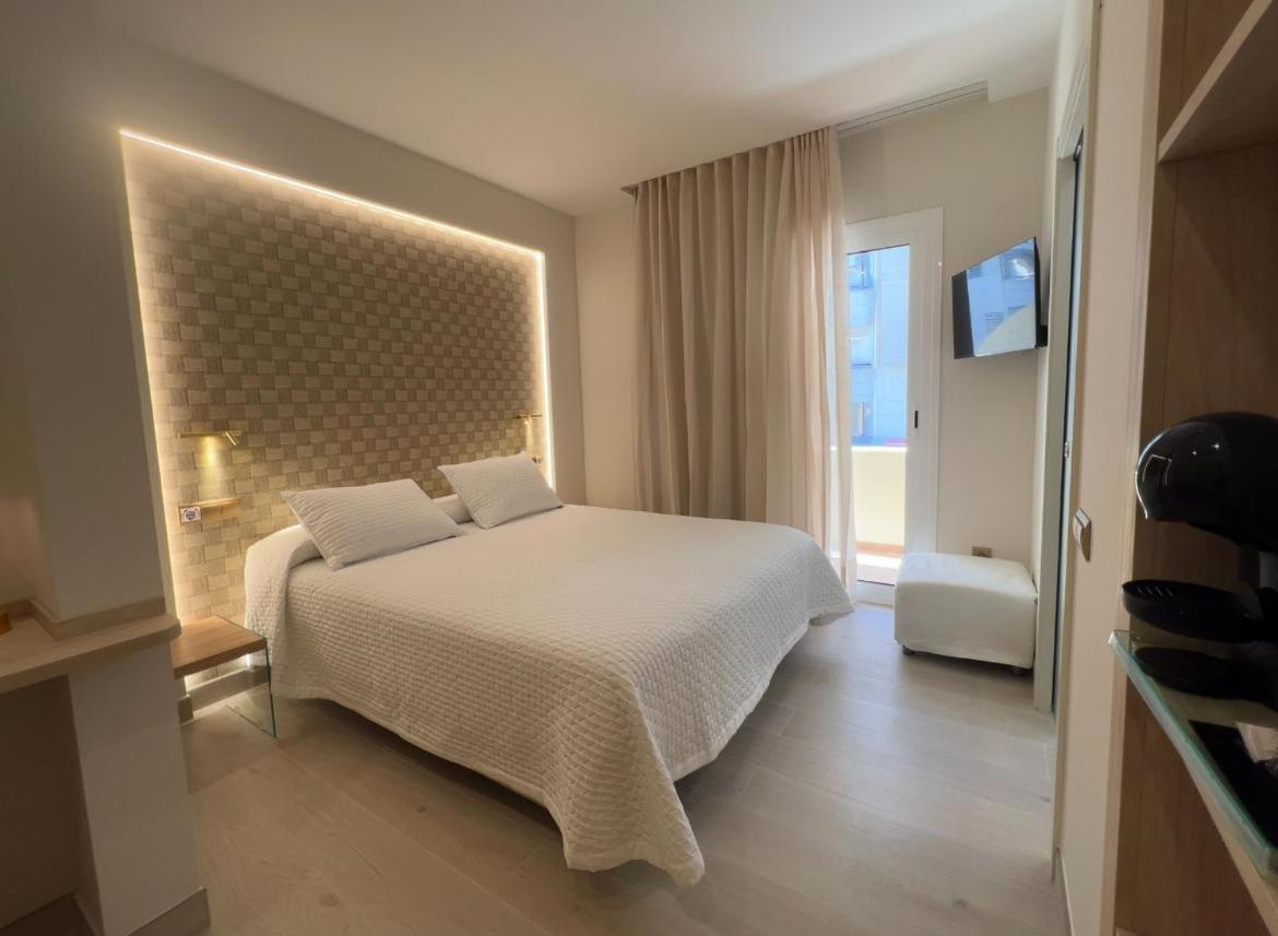 Hotel Restaurant Llansola Sant Carlos de la Ràpita Εξωτερικό φωτογραφία
