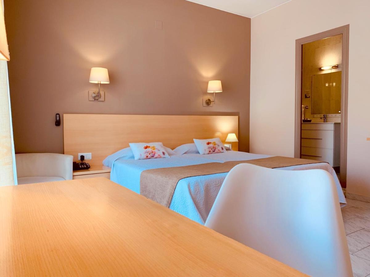 Hotel Restaurant Llansola Sant Carlos de la Ràpita Εξωτερικό φωτογραφία