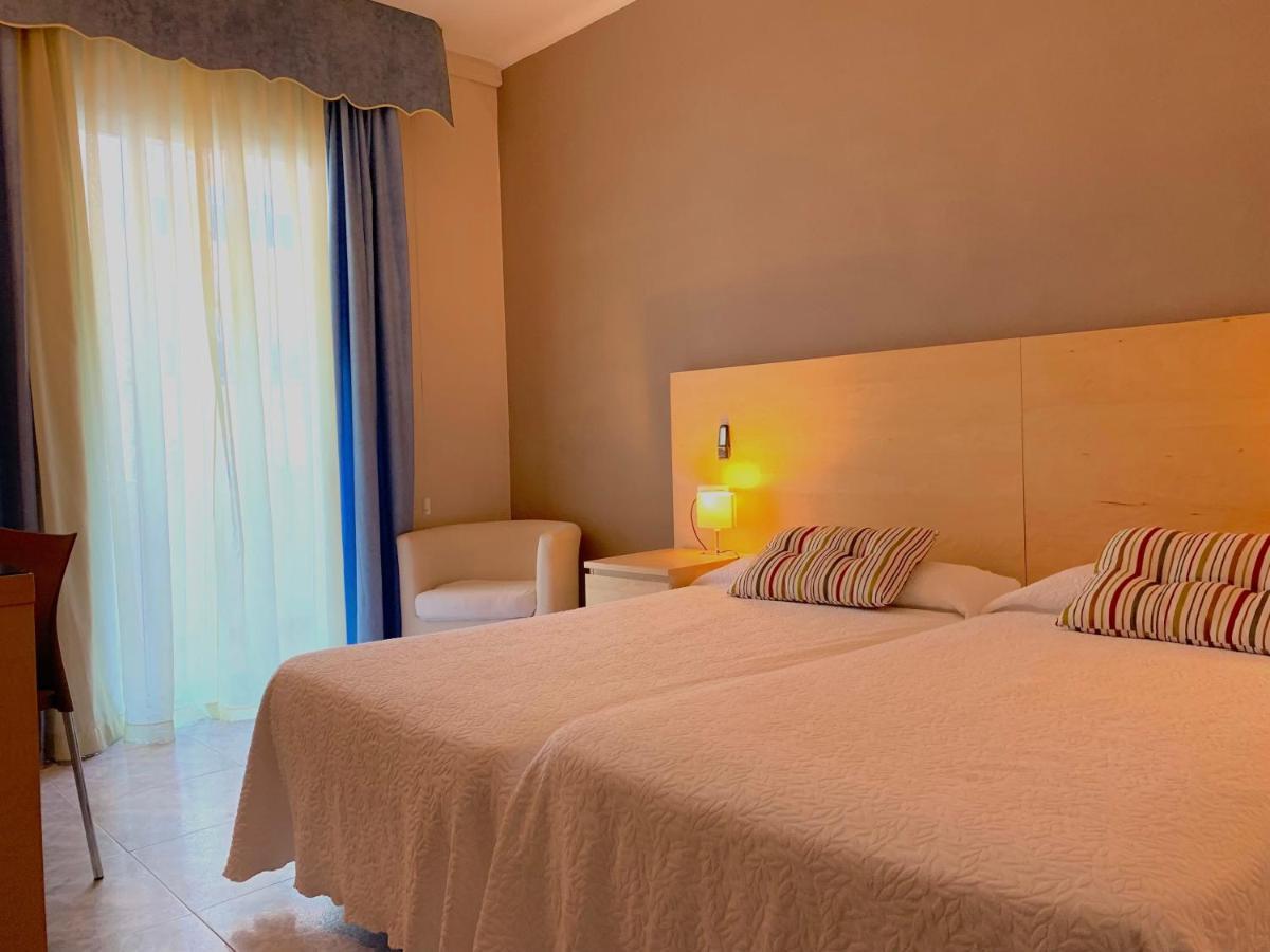 Hotel Restaurant Llansola Sant Carlos de la Ràpita Εξωτερικό φωτογραφία