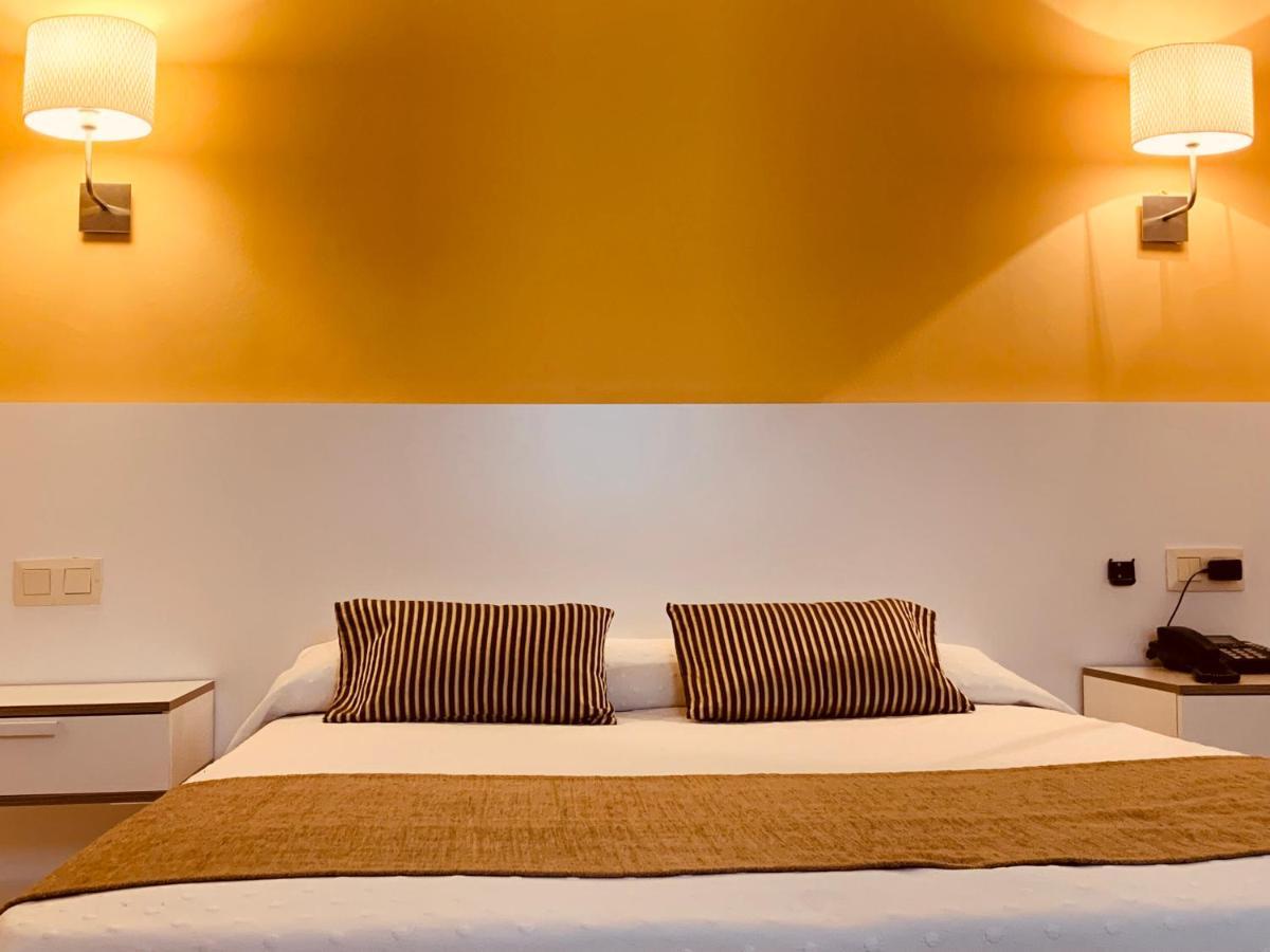 Hotel Restaurant Llansola Sant Carlos de la Ràpita Εξωτερικό φωτογραφία